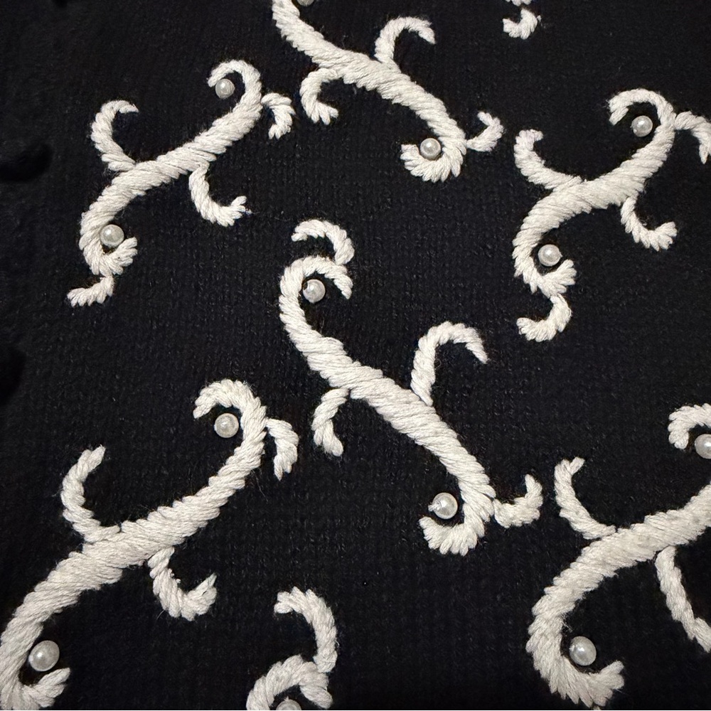 Reference Point Vintage Black White Embroidered S… - image 3